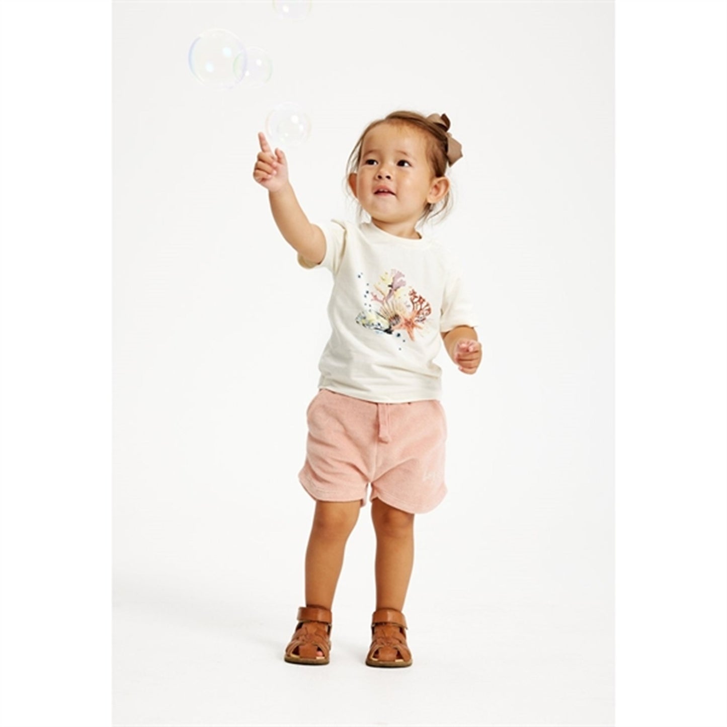 THE NEW Siblings White Swan Goral T-shirt