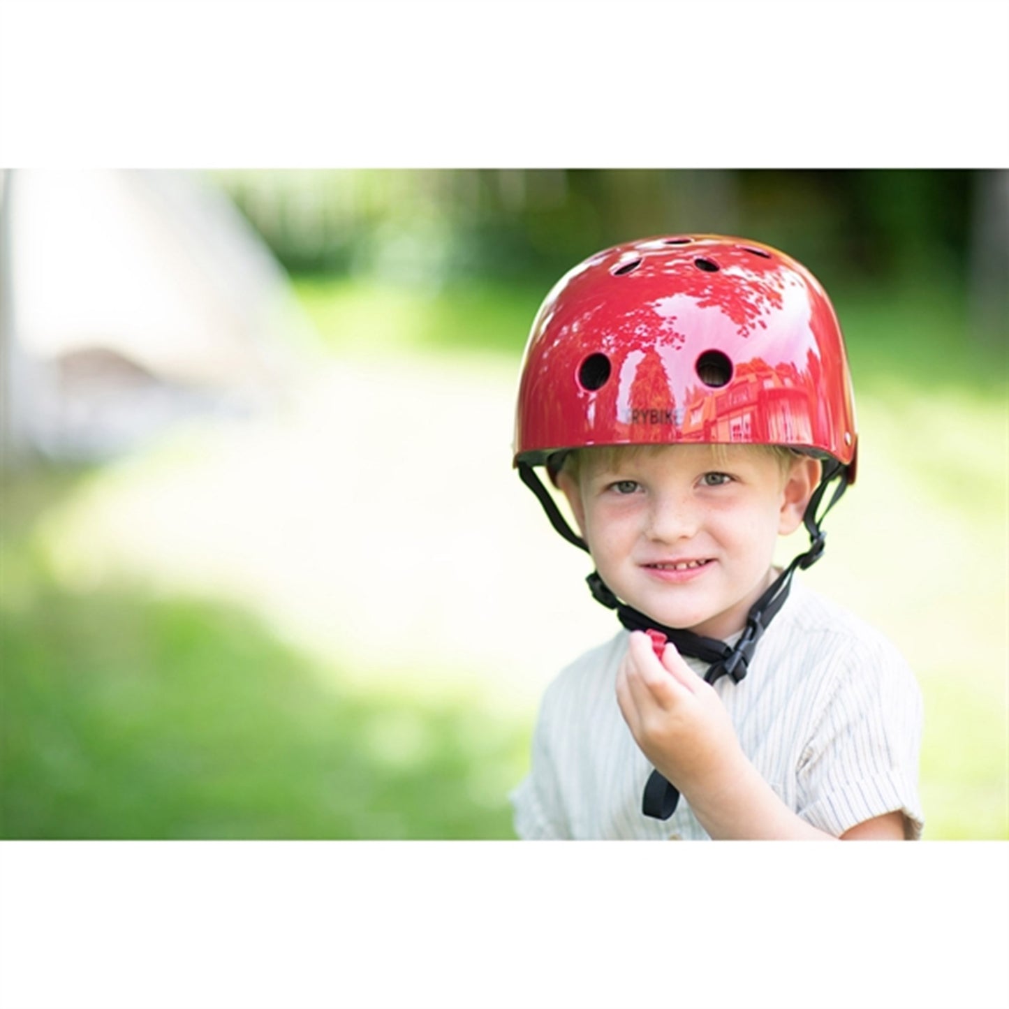 Trybike CoConut Ruby Red Helmet Retro Look