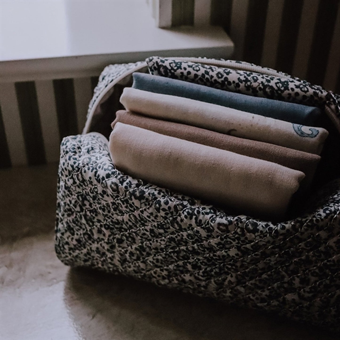 That's Mine Toilet Bag Vigga Flores Sandshell/Blue